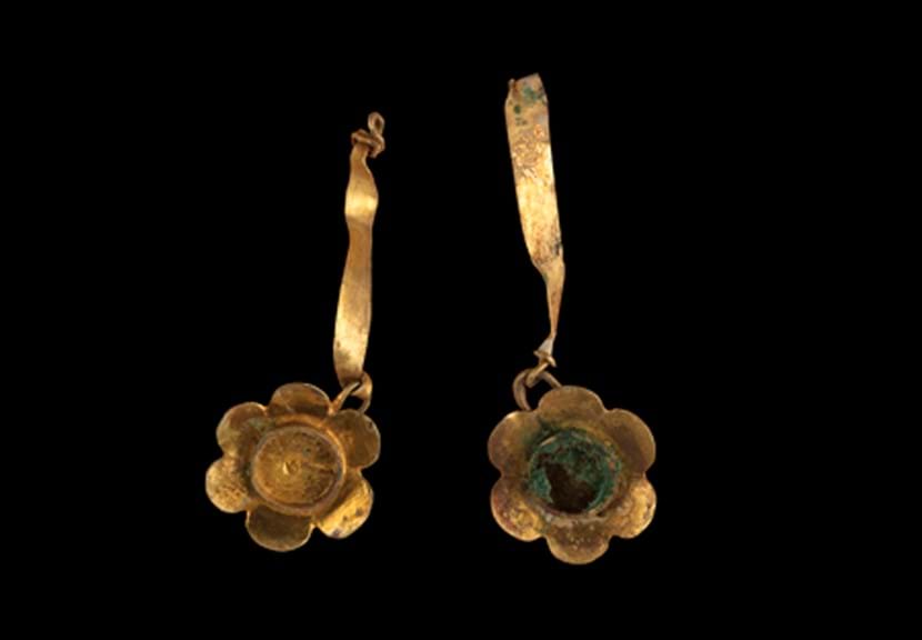 Small Gold Pendant (Treasure of Tod)